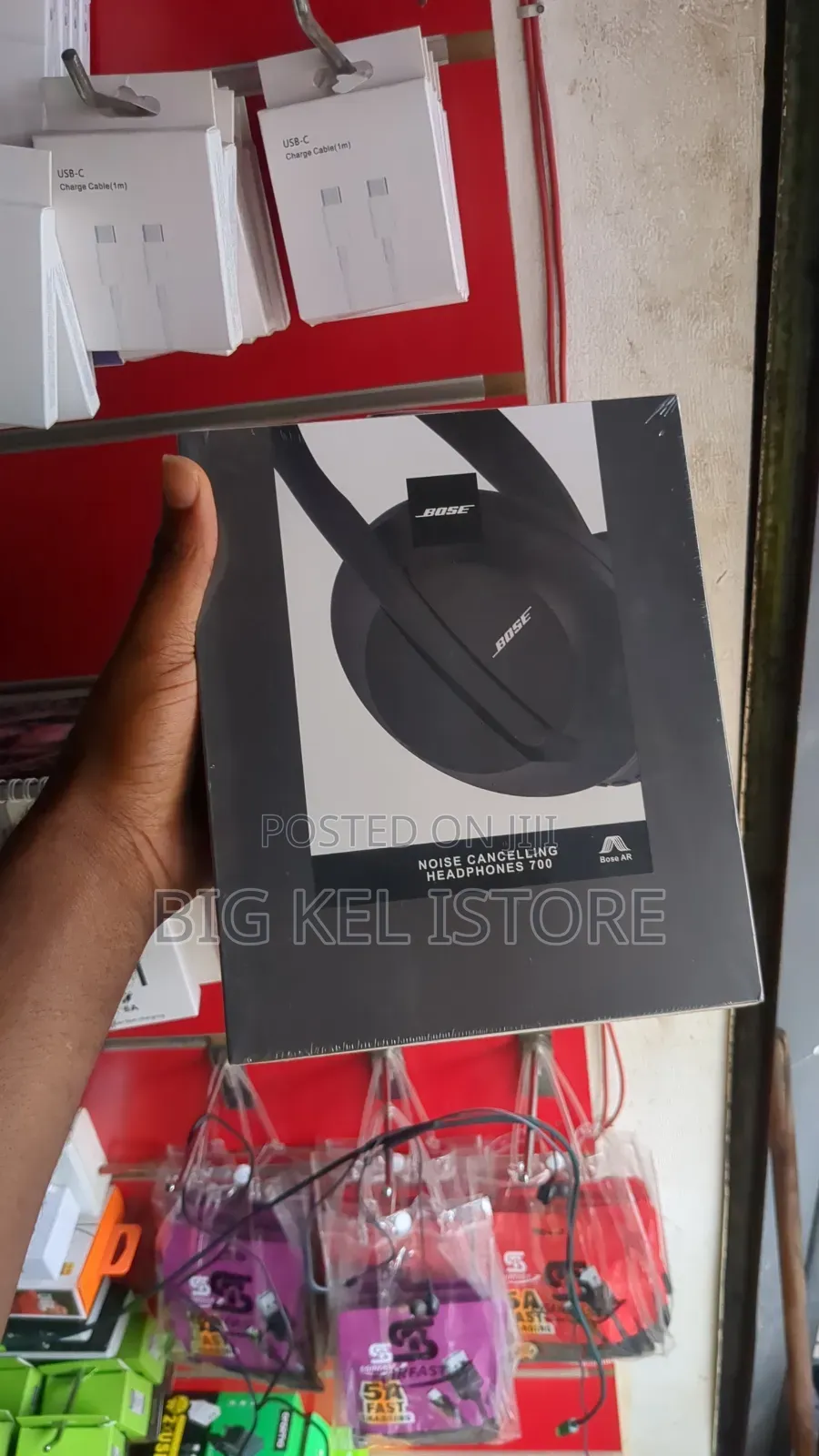  Bose Noise-Cancelling Headphones 700 