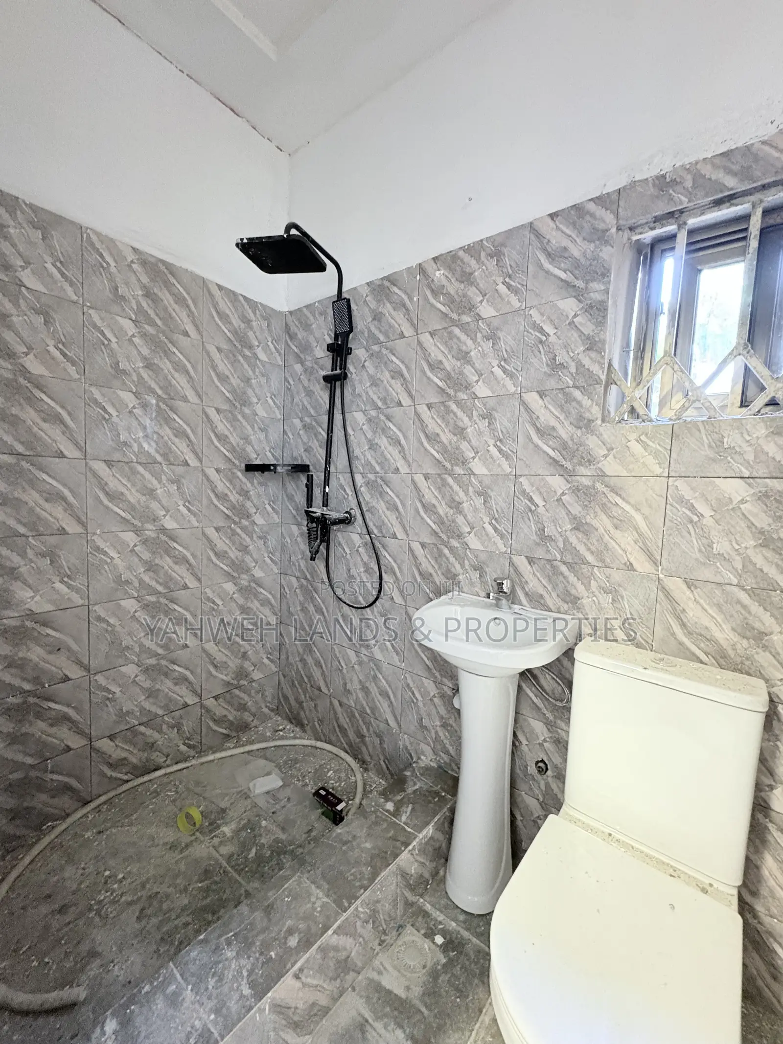 3bdrm Apartment in Abranti3 Junction, Spintex for rent
