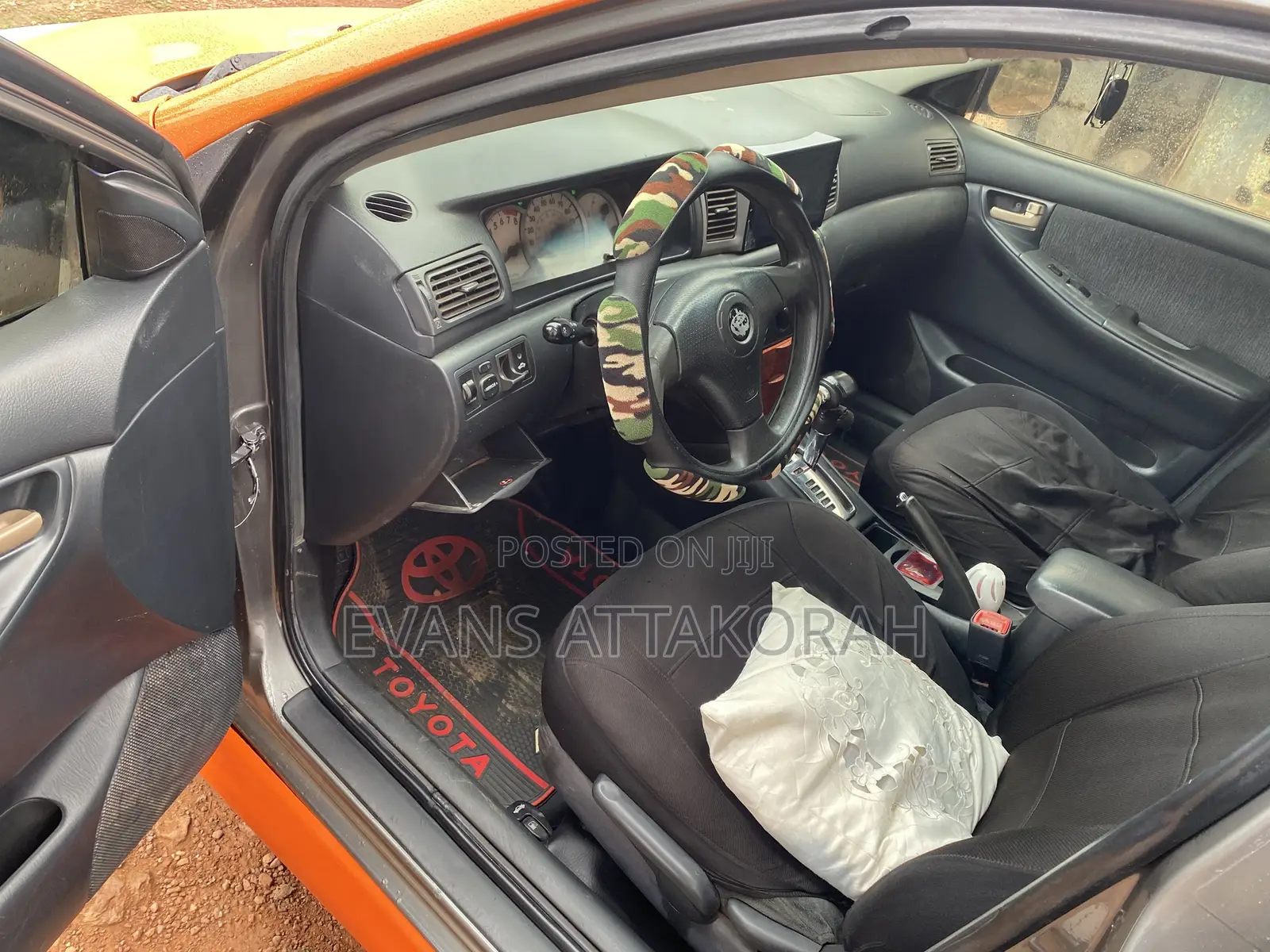 Toyota Corolla Base 4dr Sedan (1.8L 4cyl 5M) 2010 Gray