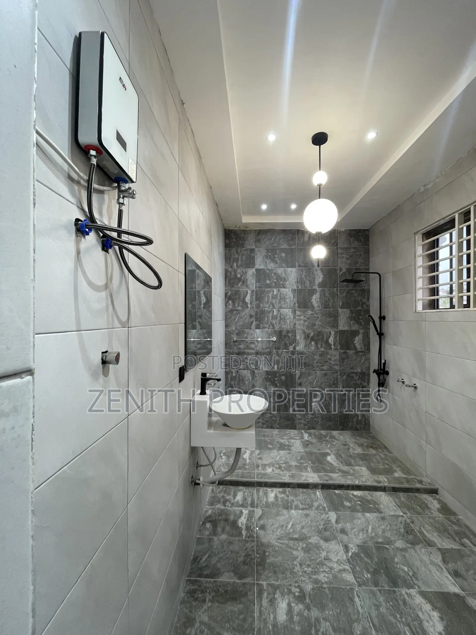 4bdrm Townhouse / Terrace in Zenith Realty, Old Barrier for rent