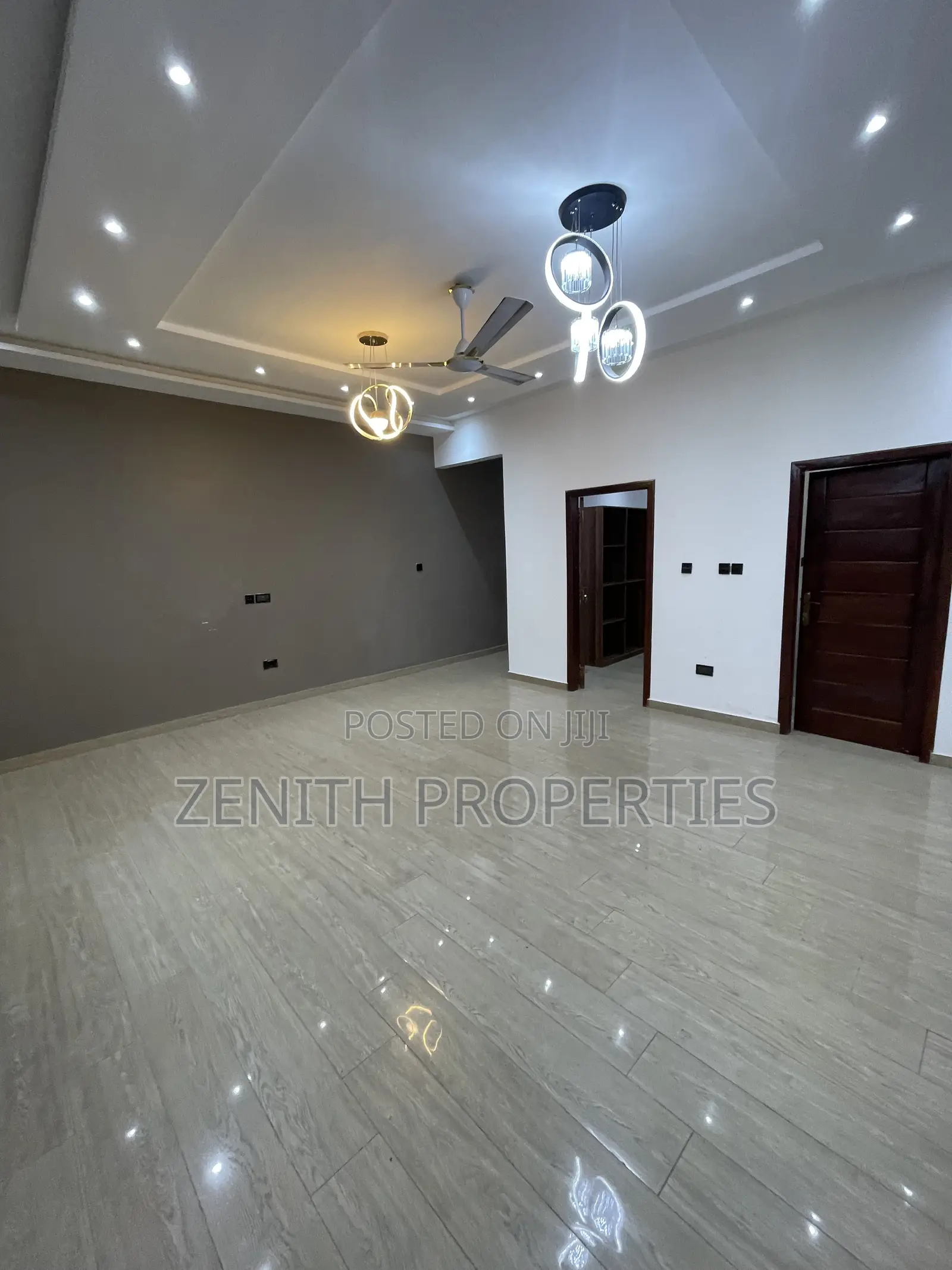 4bdrm Townhouse / Terrace in Zenith Realty, Old Barrier for rent