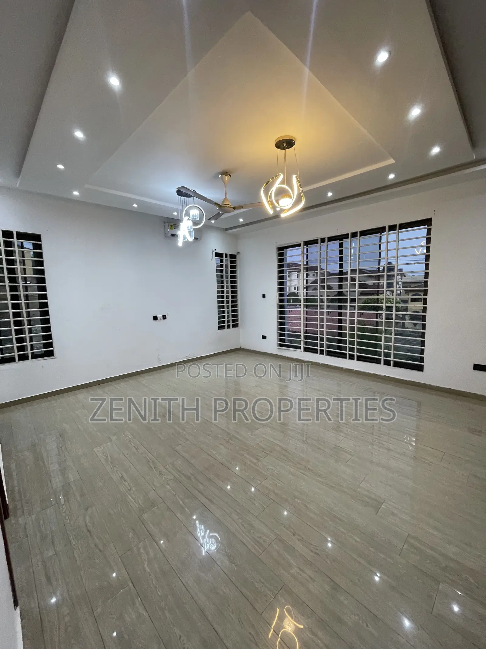 4bdrm Townhouse / Terrace in Zenith Realty, Old Barrier for rent