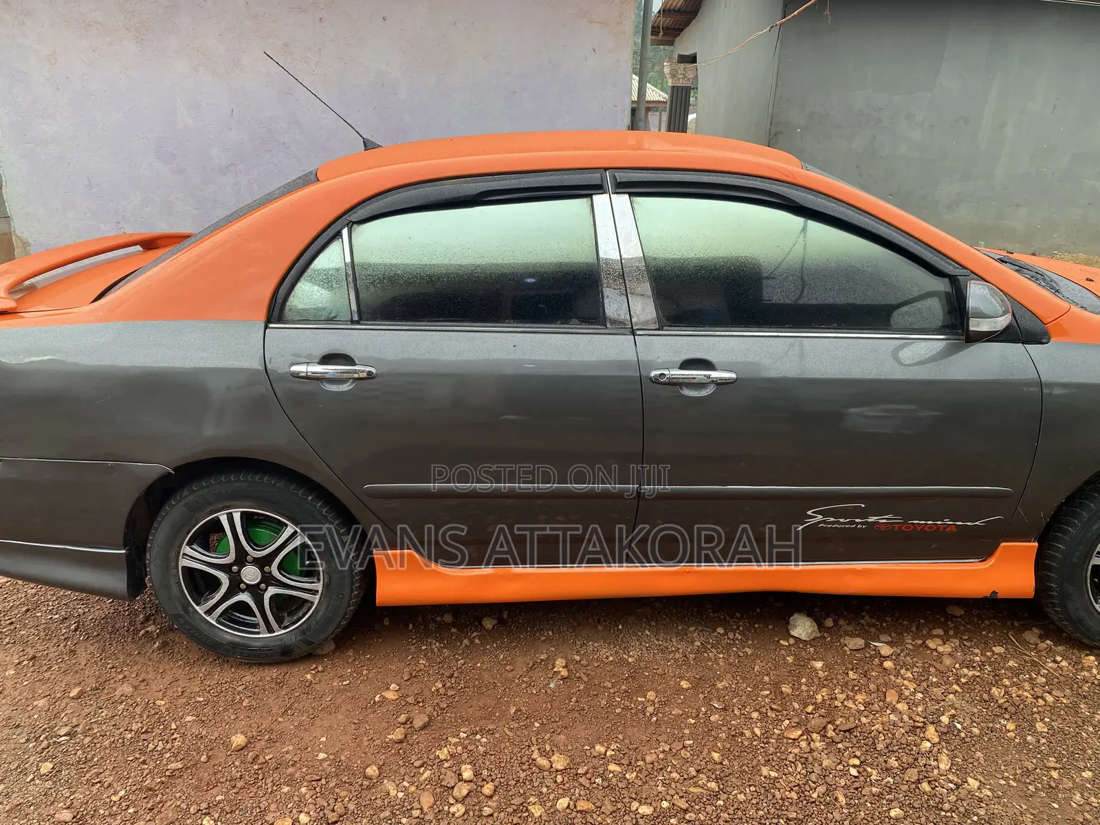 Toyota Corolla Base 4dr Sedan (1.8L 4cyl 5M) 2010 Gray