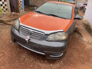 Toyota Corolla Base 4dr Sedan (1.8L 4cyl 5M) 2010 Gray