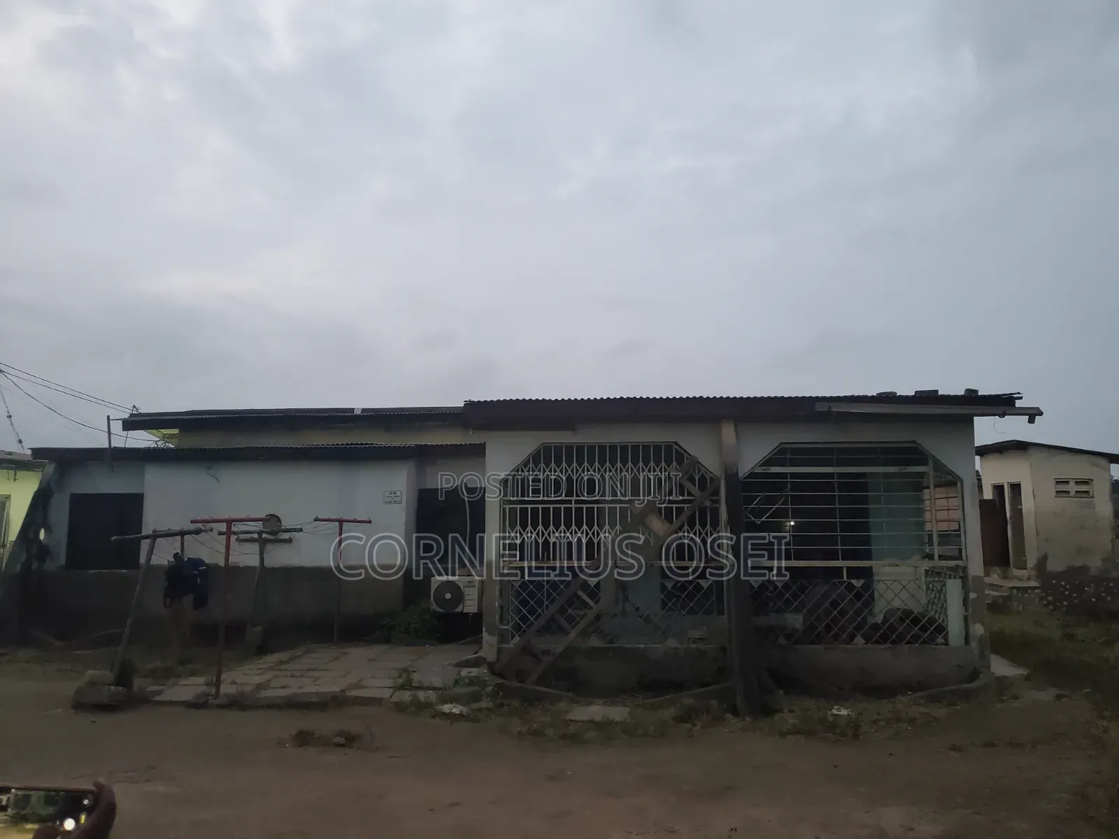 6bdrm House in Awutu Senya East Municipal for sale