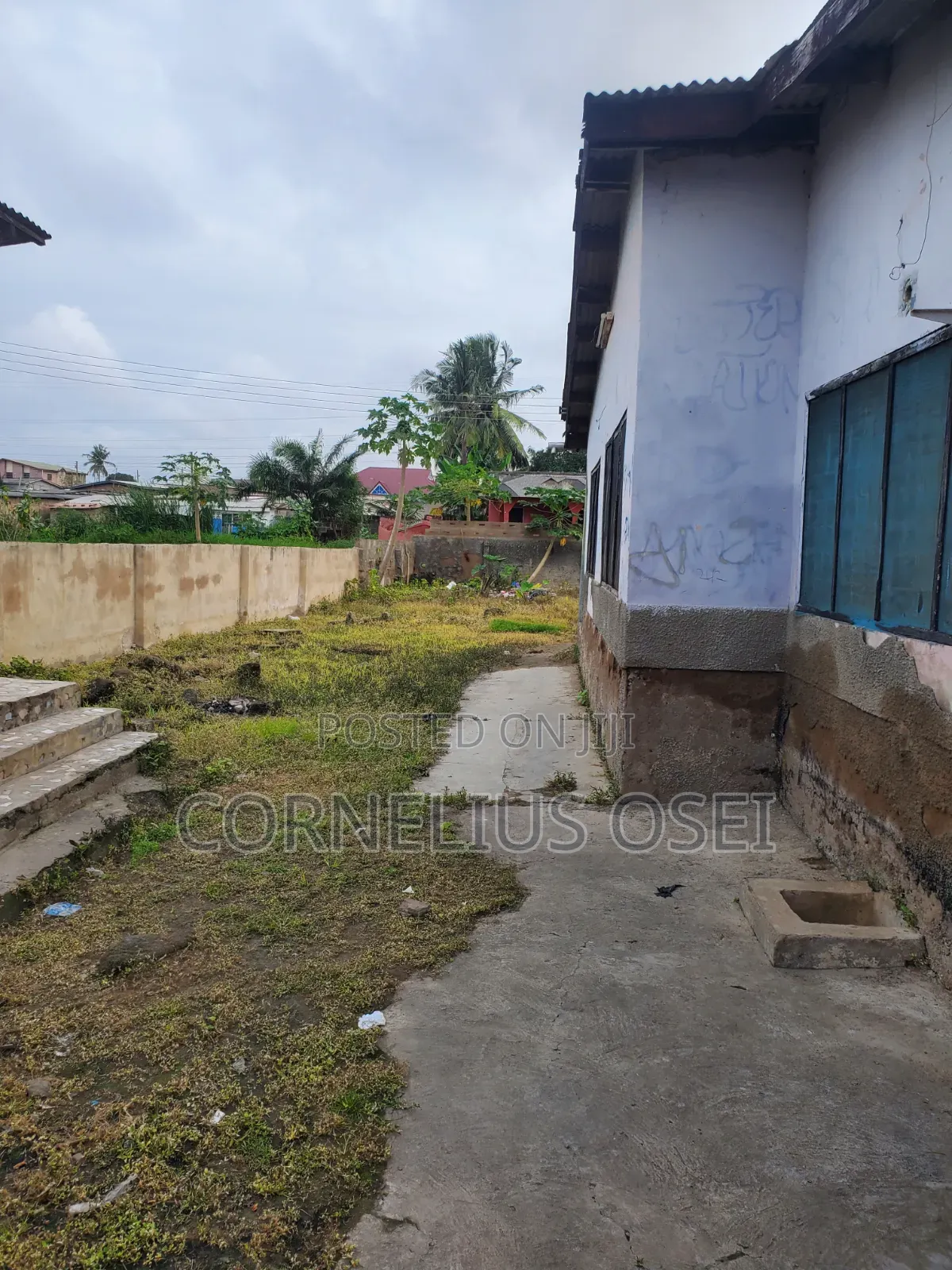 6bdrm House in Awutu Senya East Municipal for sale