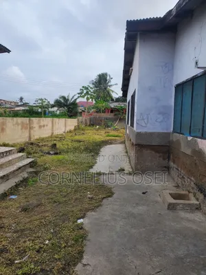 6bdrm House in Awutu Senya East Municipal for sale