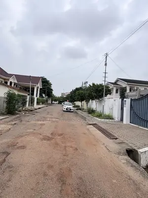 8bdrm Duplex in Community 16, Spintex for sale