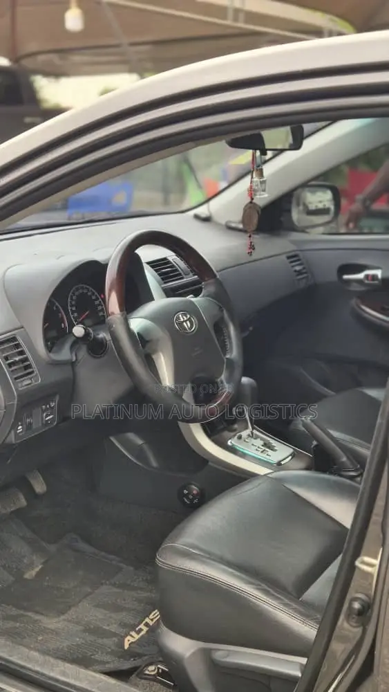 Toyota Corolla 2012 Gray