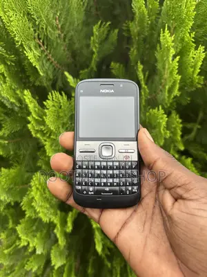 New Nokia E5 Black