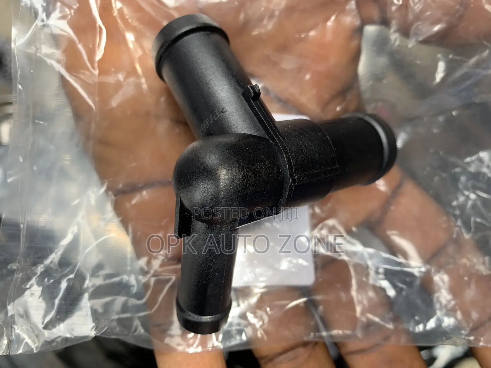 Nissan Versa/ Juke/ NV200 Engine Coolant Water Pipe Connector