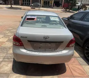 Toyota Belta 2013 Silver
