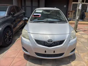 Toyota Belta 2013 Silver
