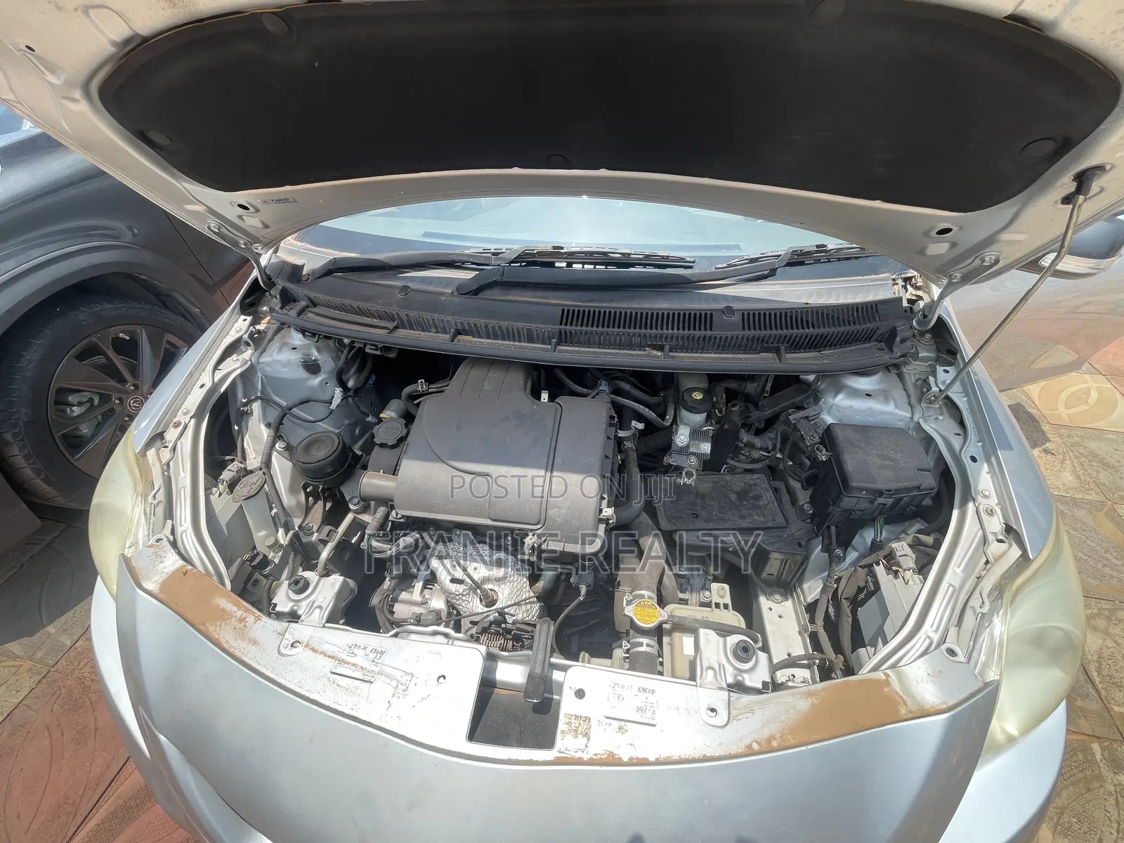 Toyota Belta 2013 Silver