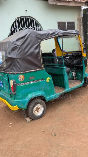 TVS King Deluxe Plus iTouch Start 2021 Green