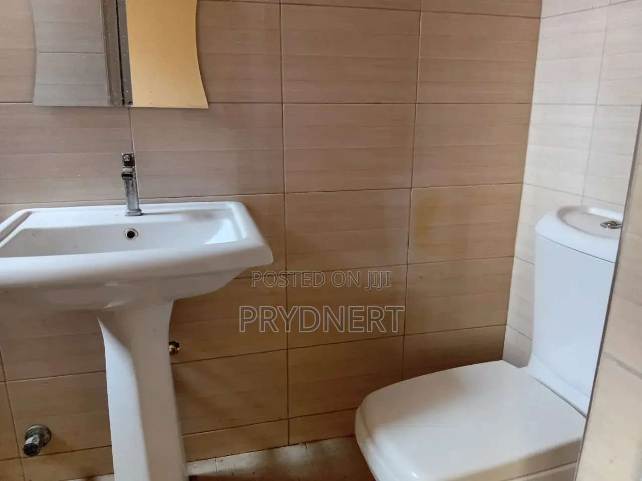 3bdrm Apartment in Greens Estate, Community 25 for rent