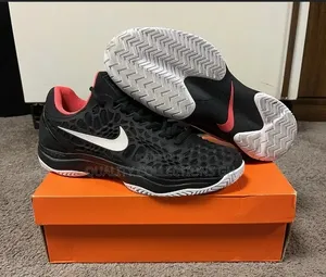 Nike Zoom Cage 3