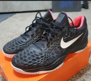 Nike Zoom Cage 3