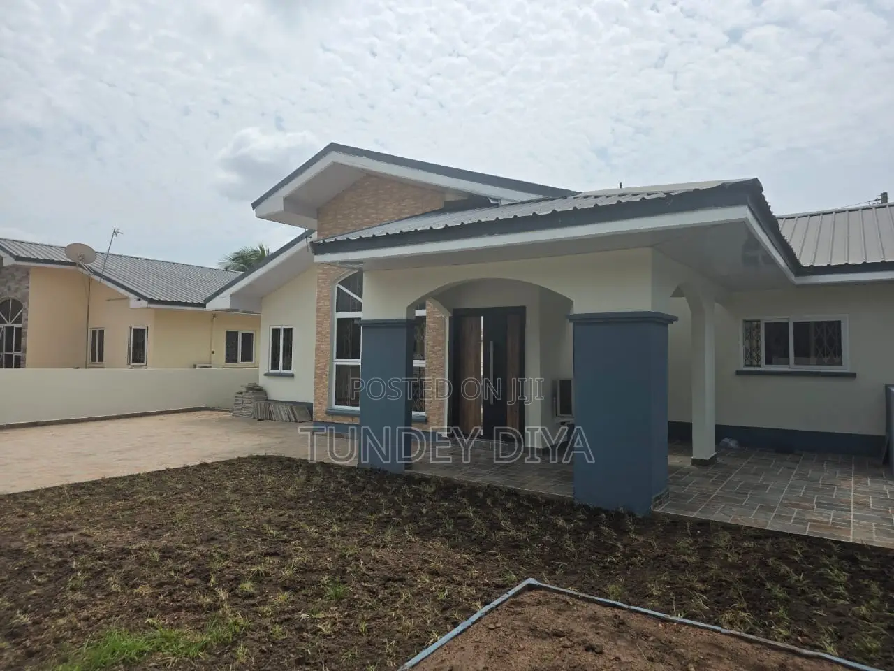 Furnished 3bdrm Bungalow in Laboss Property, Oyarifa for sale