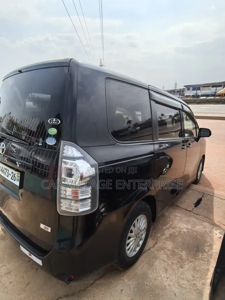 Toyota Voxy 2012 Black