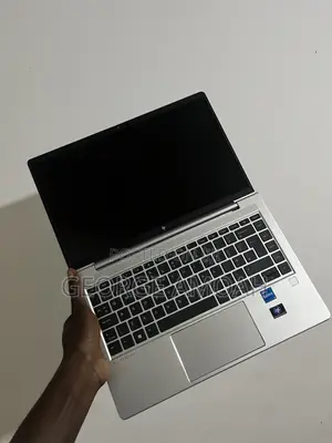 New Laptop HP EliteBook 640 G9 8GB Intel Core i5 SSD 256GB