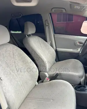 Toyota Vitz 1.3 AWD 5dr 2010 White