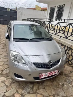 Toyota Belta 2011 Silver