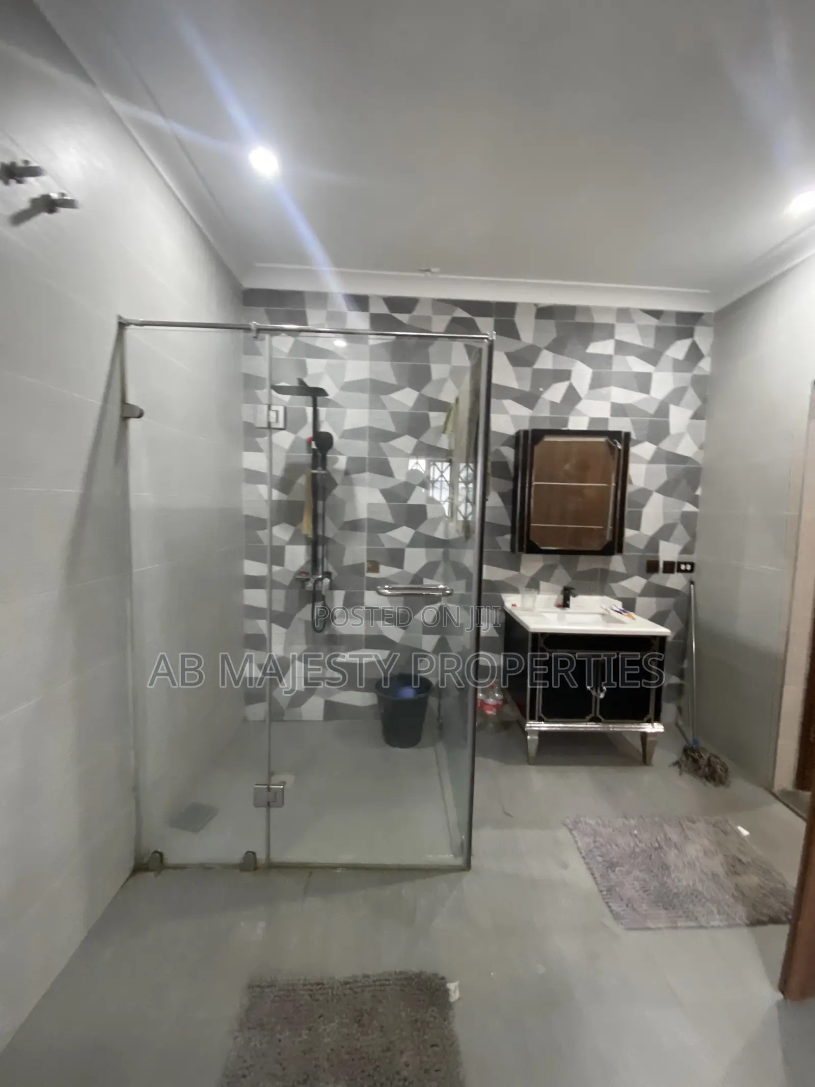 5bdrm House in Ab Majesty, Spintex for rent