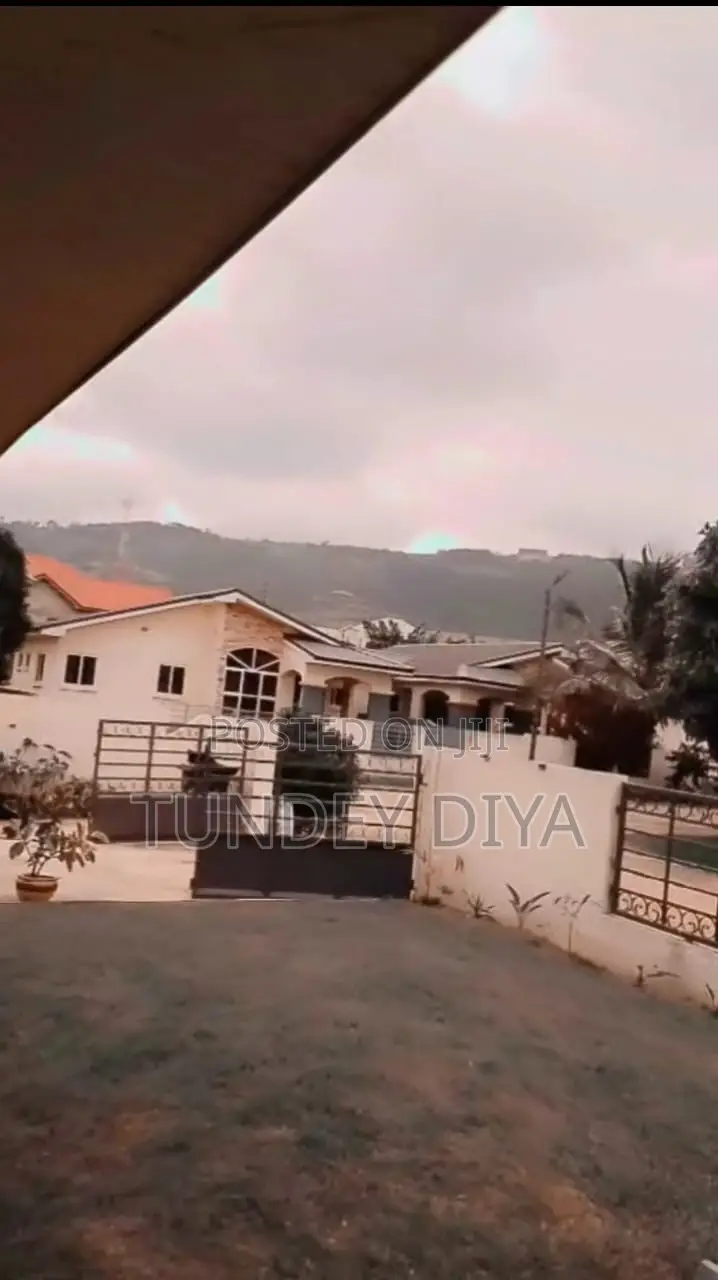 Furnished 3bdrm Bungalow in Laboss Property, Oyarifa for sale