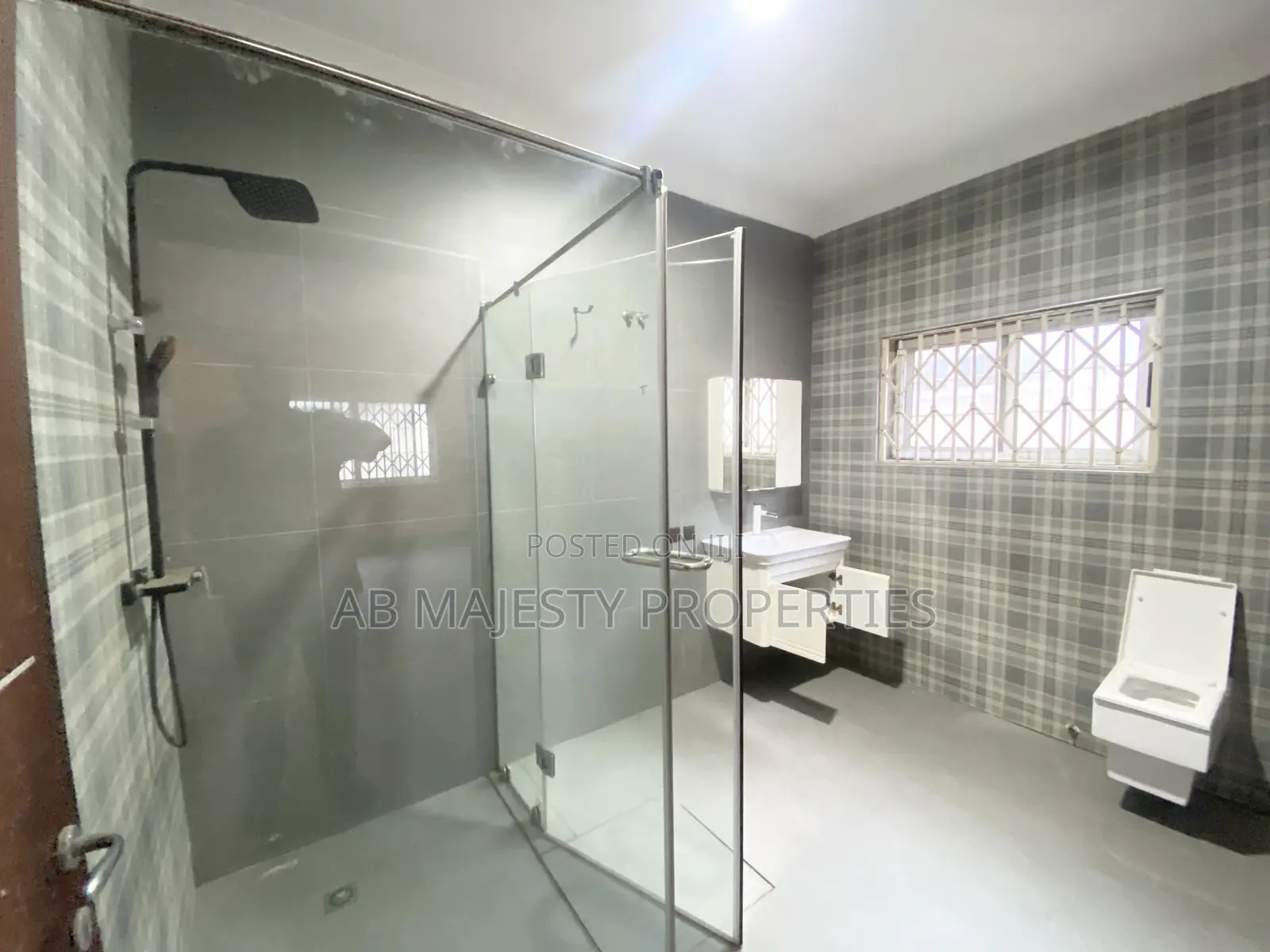 5bdrm House in Ab Majesty, Spintex for rent