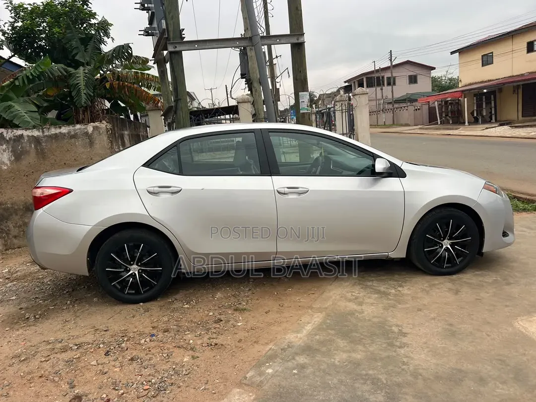 Toyota Corolla 2019 Silver