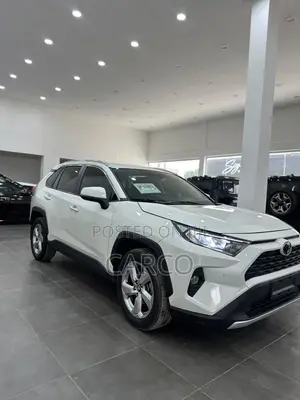 Toyota RAV4 2021 White