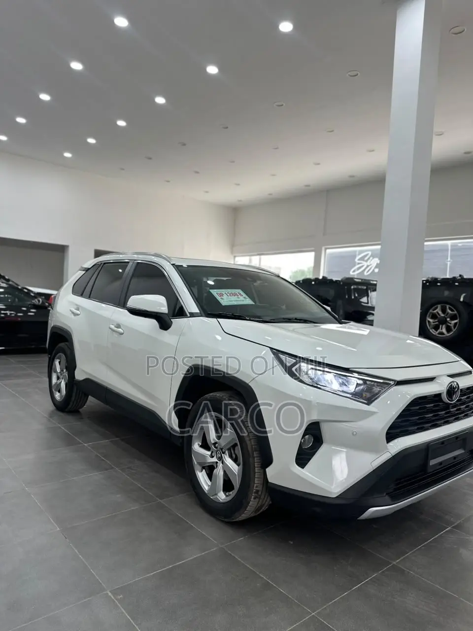 Toyota RAV4 2021 White