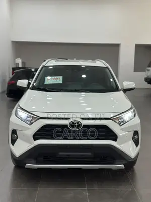 Toyota RAV4 2021 White
