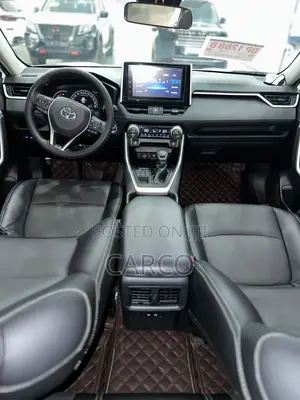 Toyota RAV4 2021 White