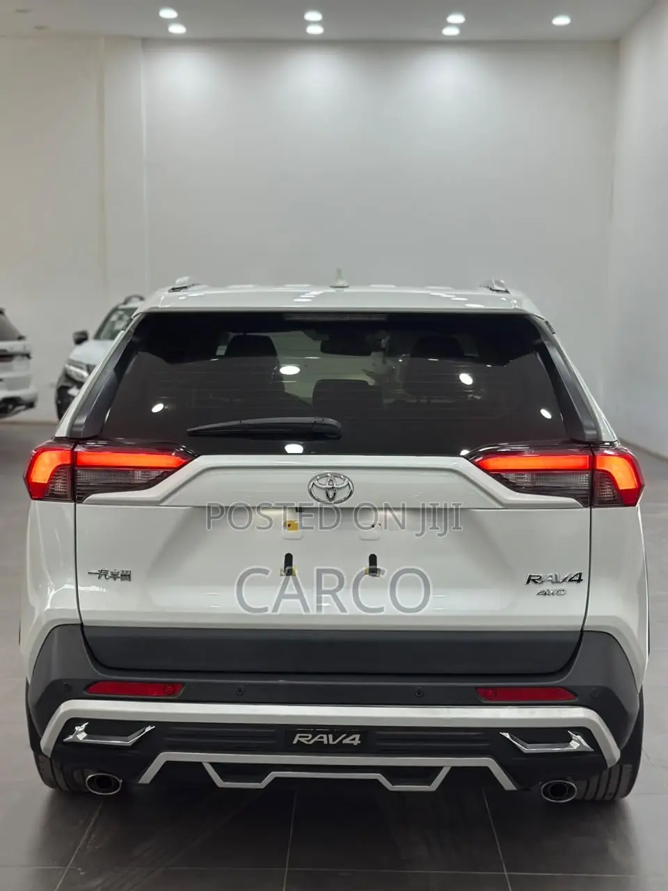 Toyota RAV4 2021 White