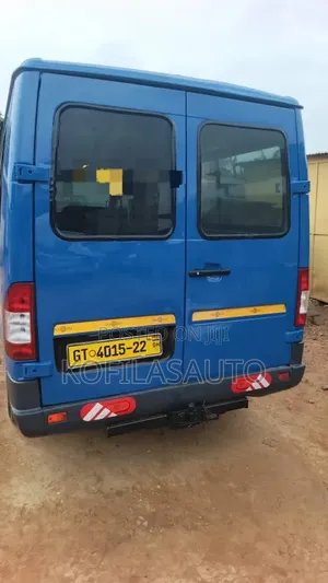 Mercedes-Benz Sprinter 2012 Blue