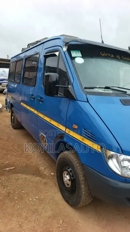 Mercedes-Benz Sprinter 2012 Blue