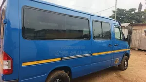 Mercedes-Benz Sprinter 2012 Blue