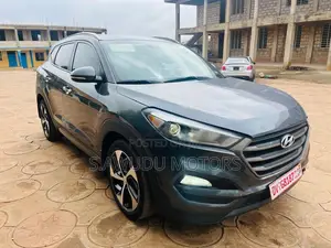 Hyundai Tucson Limited AWD 2016 Gray