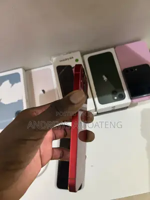Apple iPhone 13 128 GB Red