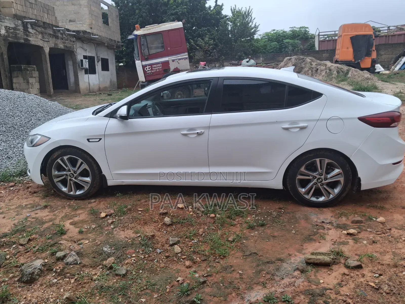 Hyundai Elantra Limited Sedan FWD (2.0L 4cyl 6A) 2017 White