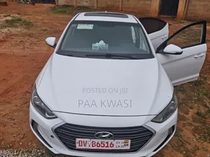 Hyundai Elantra Limited Sedan FWD (2.0L 4cyl 6A) 2017 White