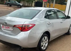 Toyota Corolla LE 4dr Sedan (1.8L 4cyl CVT) 2014 Gray