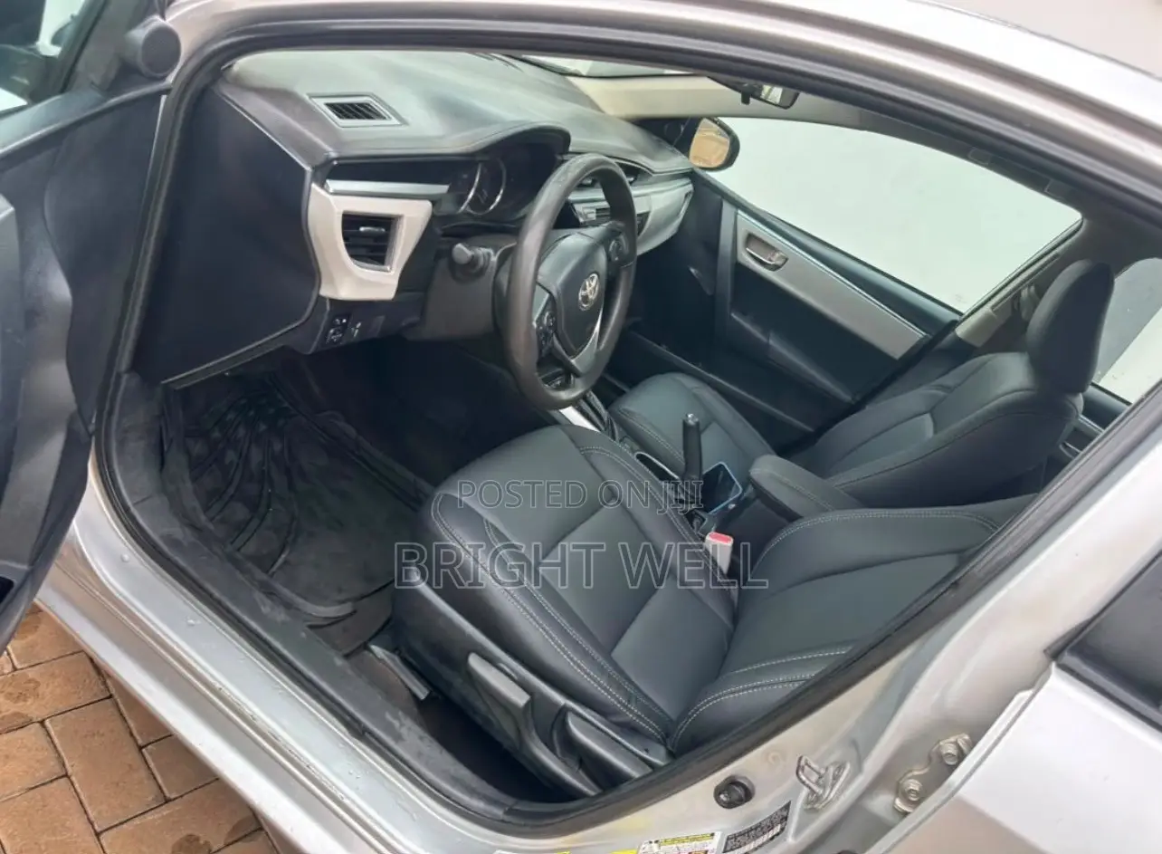 Toyota Corolla LE 4dr Sedan (1.8L 4cyl CVT) 2014 Gray