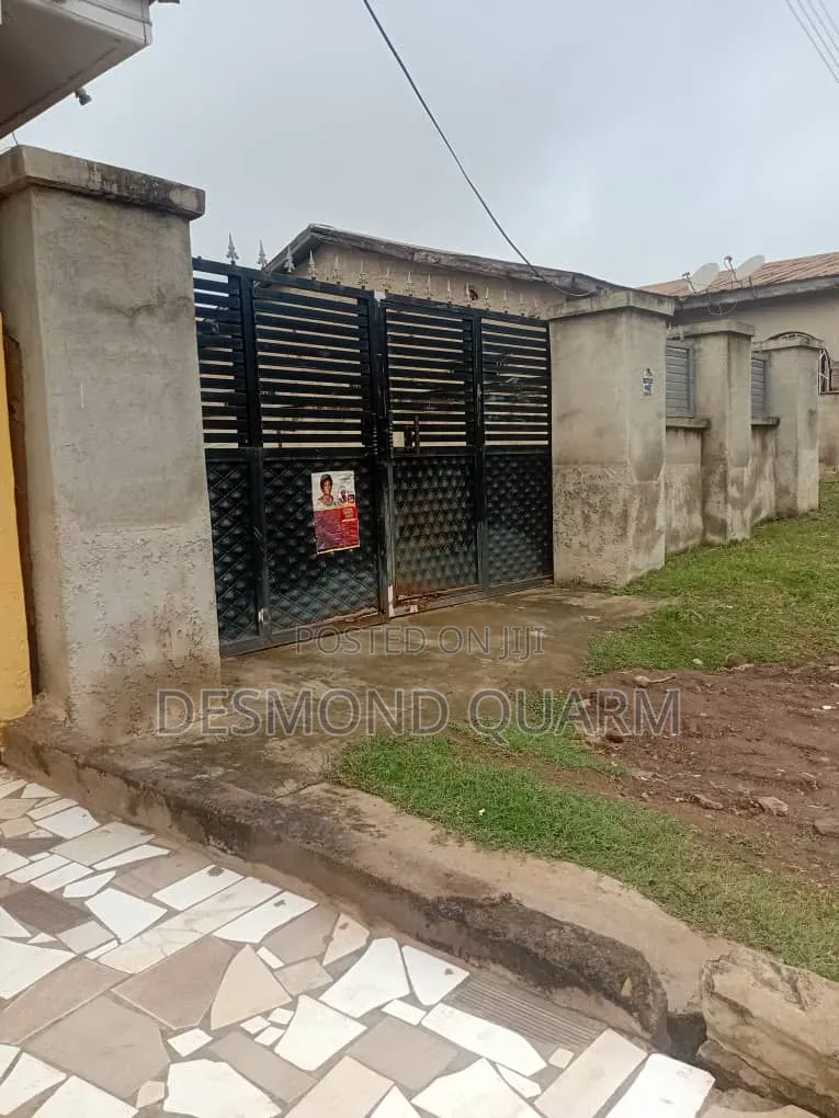 Furnished 5bdrm House in Kwabre for sale