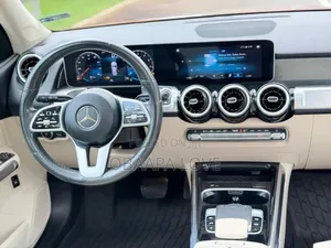 Mercedes-Benz GLB-Class 2020 Red