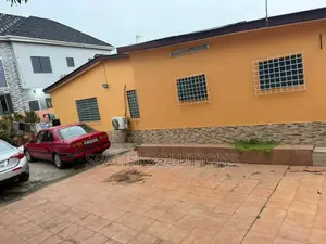3bdrm House in Dansoman Estate for sale