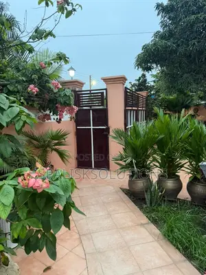3bdrm House in Dansoman Estate for sale