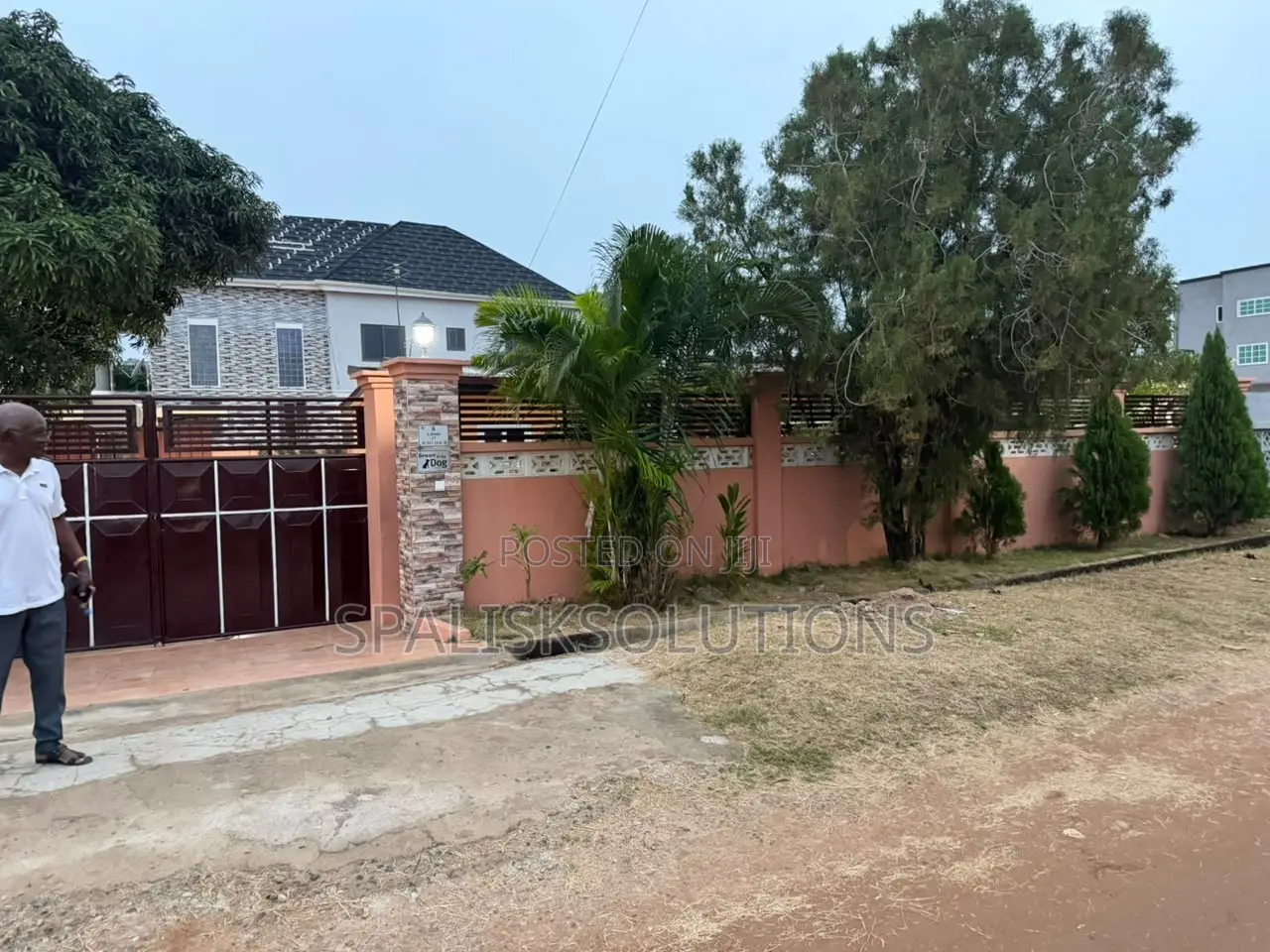 3bdrm House in Dansoman Estate for sale